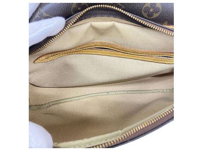 Louis Vuitton Reporter PM Castaño Dorado - vista 7