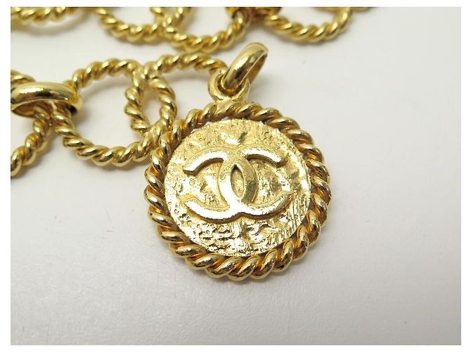VINTAGE CHANEL Schwarzer gesteppter Leder-Gürtelbeutel - Ansicht 15