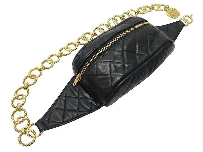 VINTAGE CHANEL Schwarzer gesteppter Leder-Gürtelbeutel - Ansicht 19