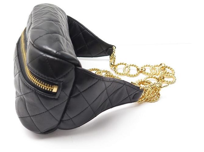 VINTAGE CHANEL Schwarzer gesteppter Leder-Gürtelbeutel - Ansicht 4