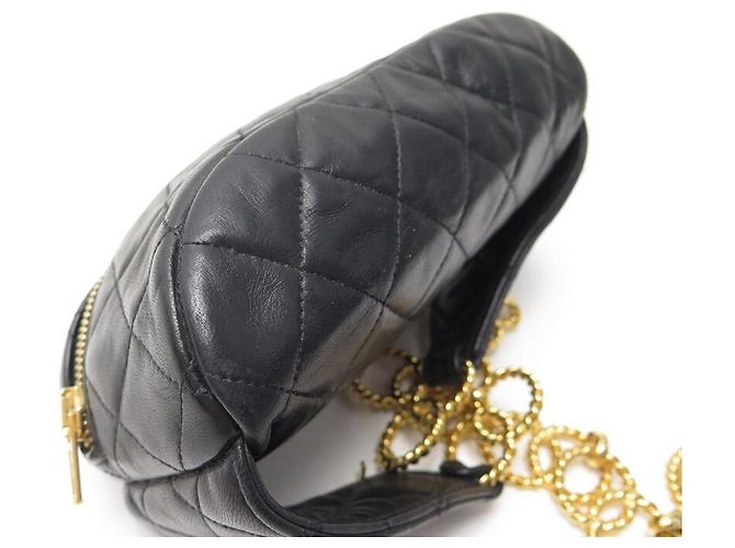 VINTAGE CHANEL Schwarzer gesteppter Leder-Gürtelbeutel - Ansicht 6