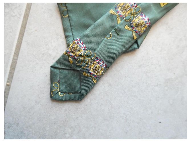 Cravatta Hermès in seta verde con motivo Gold hardware - vista 12