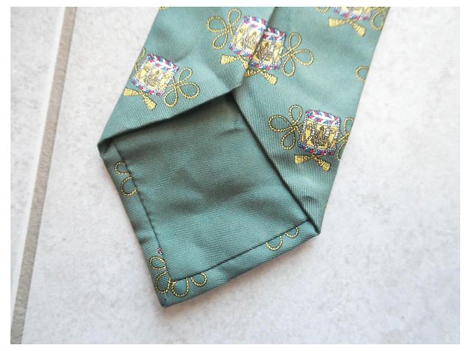 Cravatta Hermès in seta verde con motivo Gold hardware - vista 9