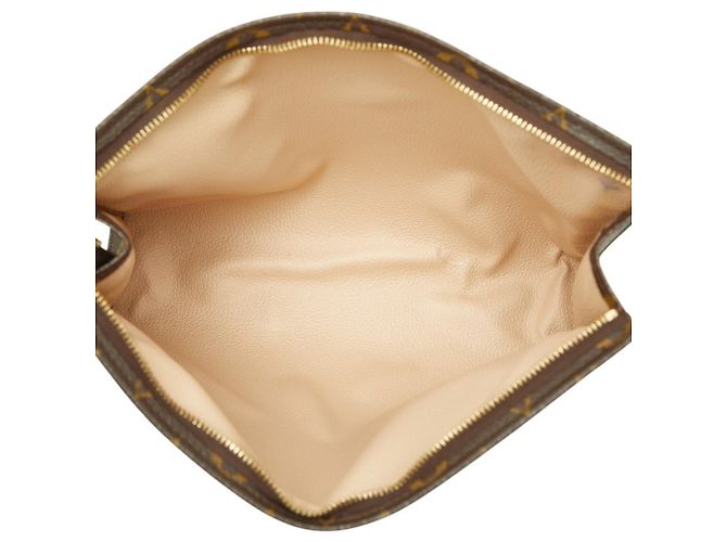 Louis Vuitton Monogram Pochette Toilette 26 Brown - view 8