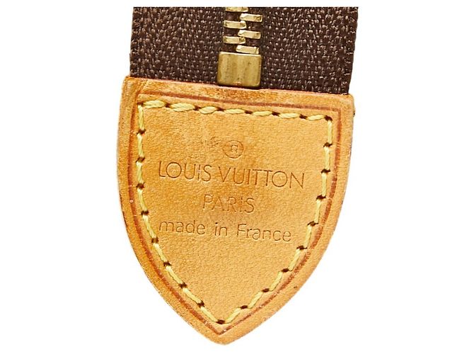 Louis Vuitton Monogram Pochette Toilette 26 Brown - view 9