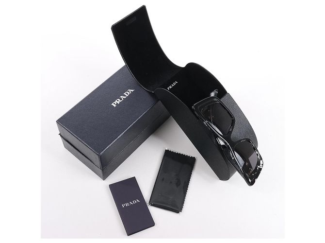 Gafas de sol Prada con montura Cat Eye en negro PR 08Y - vista 15