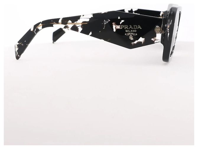 Gafas de sol Prada con montura Cat Eye en negro PR 08Y - vista 6