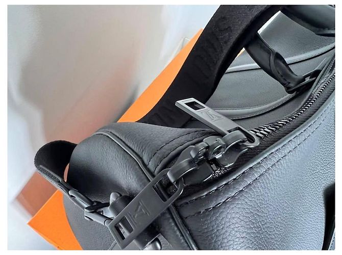 Louis Vuitton Keepall Bandoulière 50 Nero - vista 9