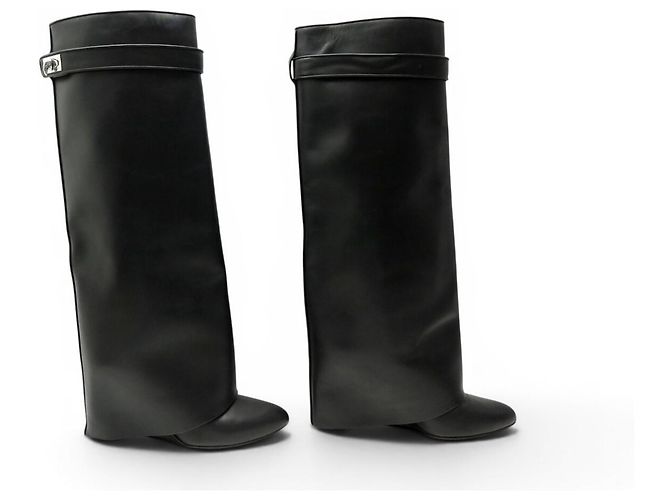BOTAS GIVENCHY SHARK 39 EN CUERO NEGRO & PALLADIO BLACK - vista 3