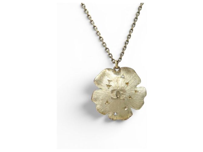 COLLANA CHANEL PENDENTE CAMELIA LOGO CC E STRASS 2012 METALLO DORATO D'oro - vista 5