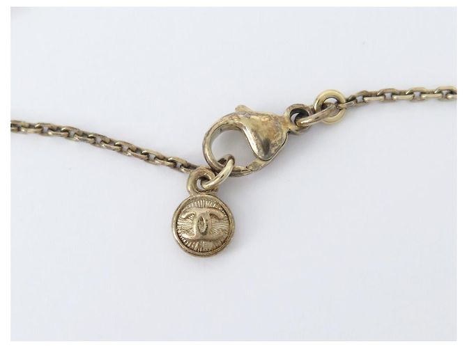 COLLANA CHANEL PENDENTE CAMELIA LOGO CC E STRASS 2012 METALLO DORATO D'oro - vista 8