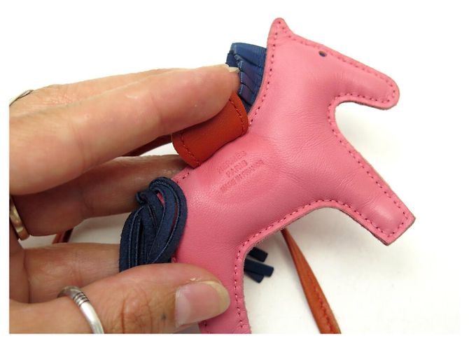 Hermès PENDENTI PER BORSA HERMES RODEO PM H064929 IN PELLE ROSA - vista 5