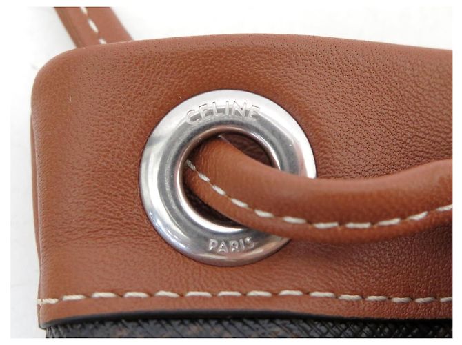 Céline NUOVA BORSA CELINE POUCH TELEFONO IN TELA TRIOMPHE 195892DF1 Marrone - vista 10