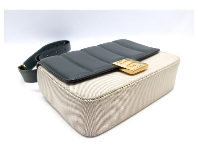 BORSA A MANO GIVENCHY 4G MEDIUM BB50JB179_311 PELLE VERDE E TELA TRACCOLLA A SPALLA - vista 3