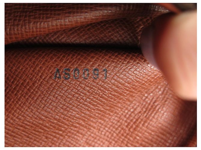 BOLSA LOUIS VUITTON BOULOGNE 35 M51260 em Canvas Monogram com Alça de Ombro Marrom - vista 12