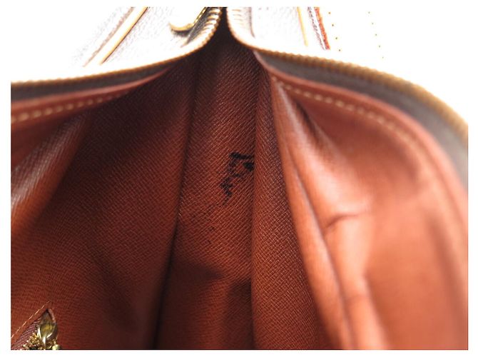 BOLSA LOUIS VUITTON BOULOGNE 35 M51260 em Canvas Monogram com Alça de Ombro Marrom - vista 13