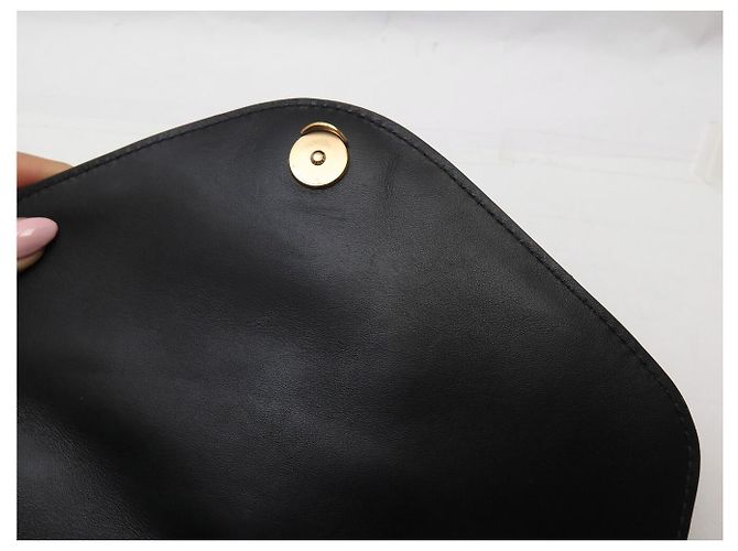 BOLSO LOUIS VUITTON NEW WAVE CHAIN MM M58552 EN CUERO NEGRO CON CORREA - vista 14