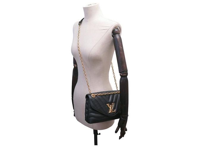 BOLSO LOUIS VUITTON NEW WAVE CHAIN MM M58552 EN CUERO NEGRO CON CORREA - vista 5