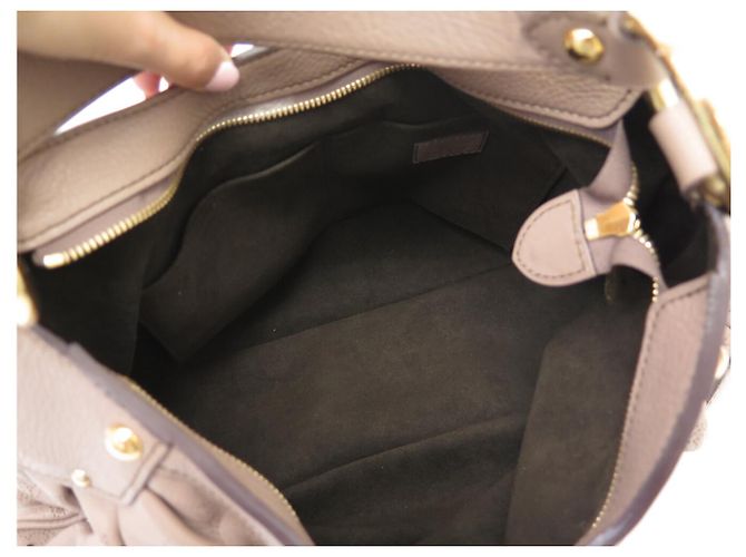NUOVA BORSA A SPALLA LOUIS VUITTON MAHINA XS PELLE MONOGRAMMA PERFORATA HOBO Taupe - vista 12