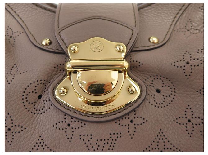 NUOVA BORSA A SPALLA LOUIS VUITTON MAHINA XS PELLE MONOGRAMMA PERFORATA HOBO Taupe - vista 8