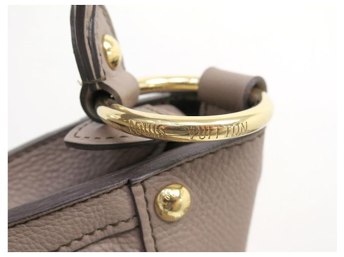 NUOVA BORSA A SPALLA LOUIS VUITTON MAHINA XS PELLE MONOGRAMMA PERFORATA HOBO Taupe - vista 9