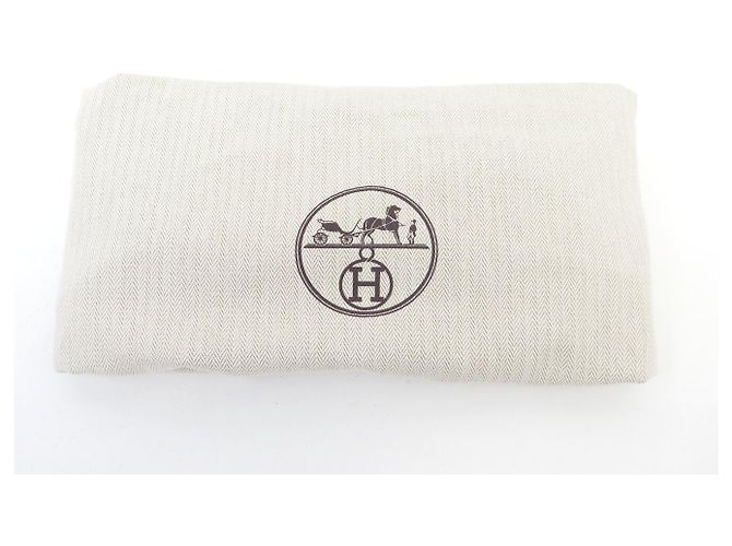 Hermès NOVA BOLSA DE MÃO HERMES VICTORIA II 35 EM COURO TAURILLON CLEMENCE CREME Cru - vista 18