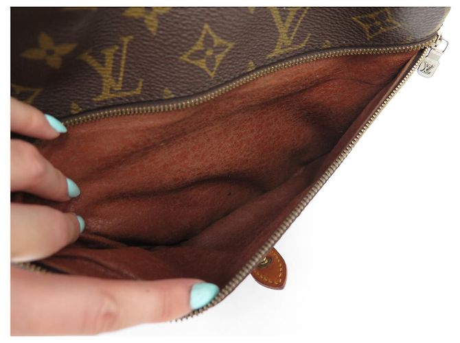 BORSA VINTAGE LOUIS VUITTON POUCH PIEGHEVOLE IN TELA MONOGRAM Marrone - vista 8