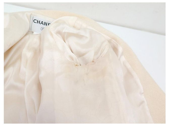 CHANEL TAILLIERTE JACKE Perlmuttknöpfe P20557V11746 S 36 Tweed Creme - Ansicht 9