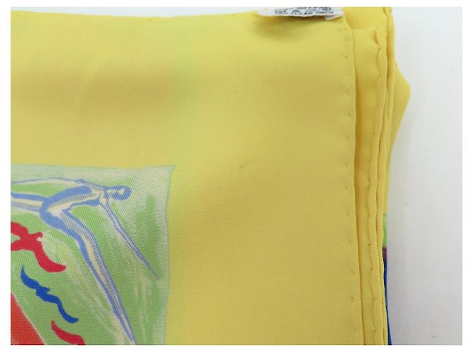 Hermès FULAR IN SETA HERMES SMILES IN THIRD MILLENARY S. KWUMI CARRE 90 Giallo - vista 16