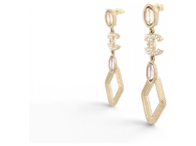 ORECCHINI PENDENTI CHANEL LOGO CC CON PERLE E STRASS DORATI D'oro - vista 2