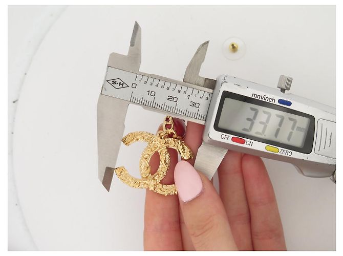 NUOVI ORECCHINI PENDENTI CHANEL LOGO CC PIETRA ROSSA ORO D'oro - vista 6