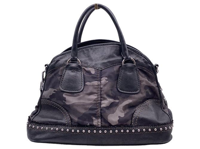 Prada Borsa a mano in nylon mimetico grigio e nero con borchie a 2 vie - vista 3