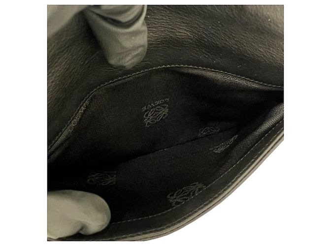 Mini borsa a tracolla in pelle con logo Anagram in rilievo Loewe Nero - vista 10