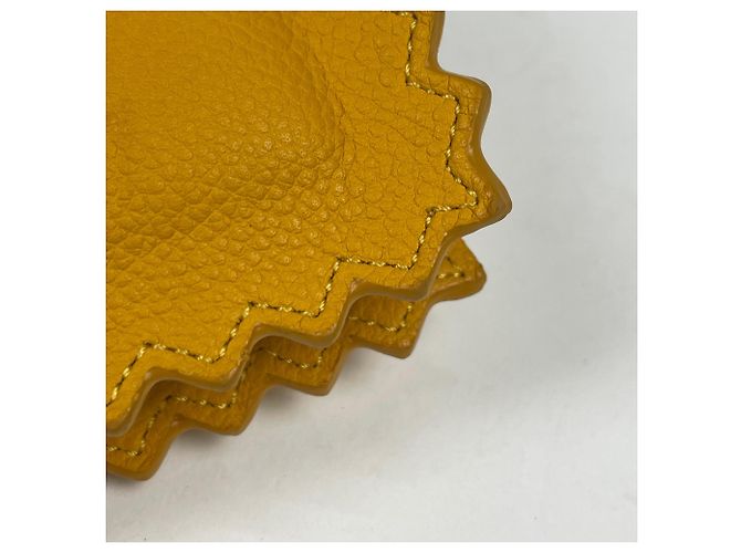 Charm per borsa in pelle Fendi Giallo - vista 3
