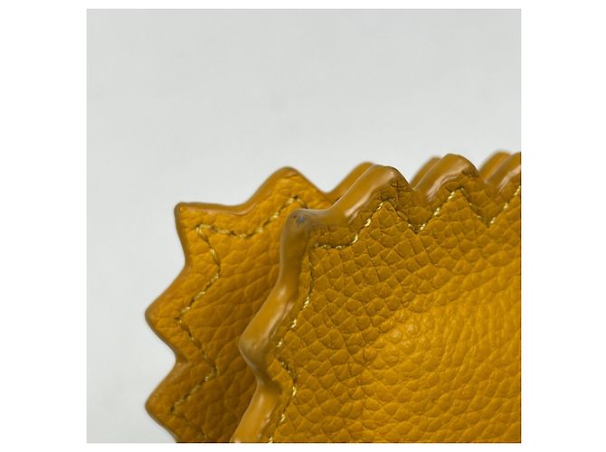 Charm per borsa in pelle Fendi Giallo - vista 4