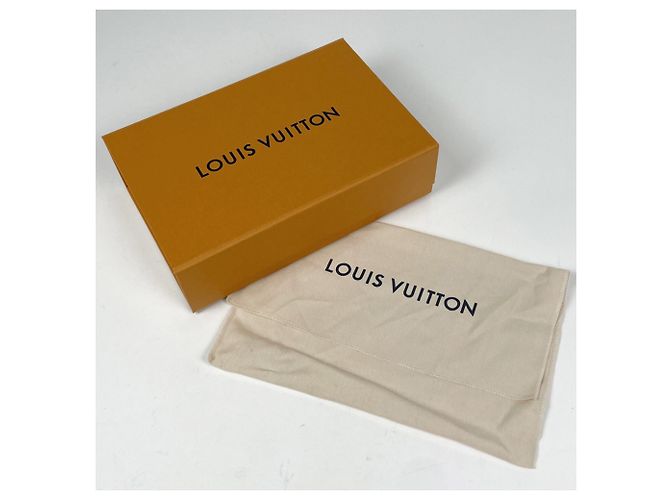 Borsa a tracolla Louis Vuitton Alpha Wearable Wallet Nero - vista 9