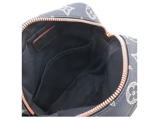 Borsa a tracolla Louis Vuitton Monogram Ink Danube PM Bianco Rosso Blu navy Monogramma - vista 7