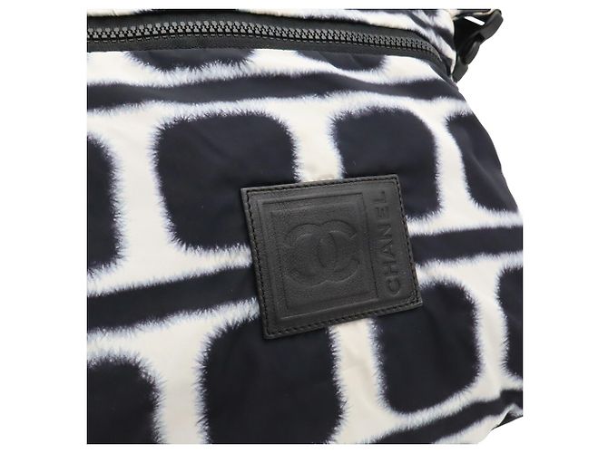 Borsa a tracolla reversibile Chanel Sport Line Nero Bianco - vista 10