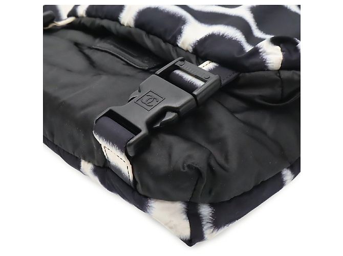 Borsa a tracolla reversibile Chanel Sport Line Nero Bianco - vista 4