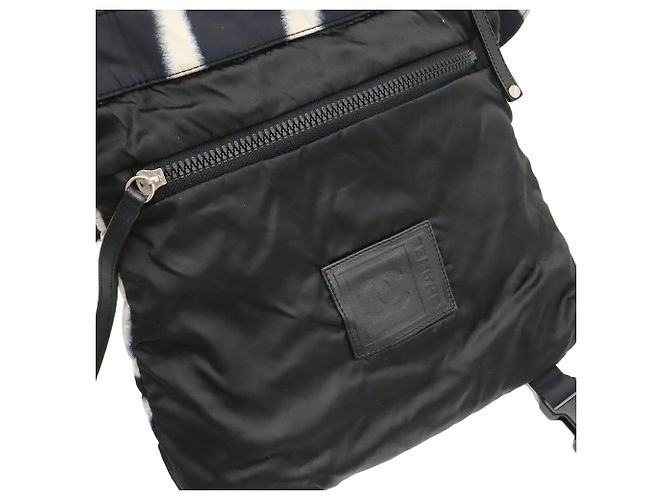 Borsa a tracolla reversibile Chanel Sport Line Nero Bianco - vista 6