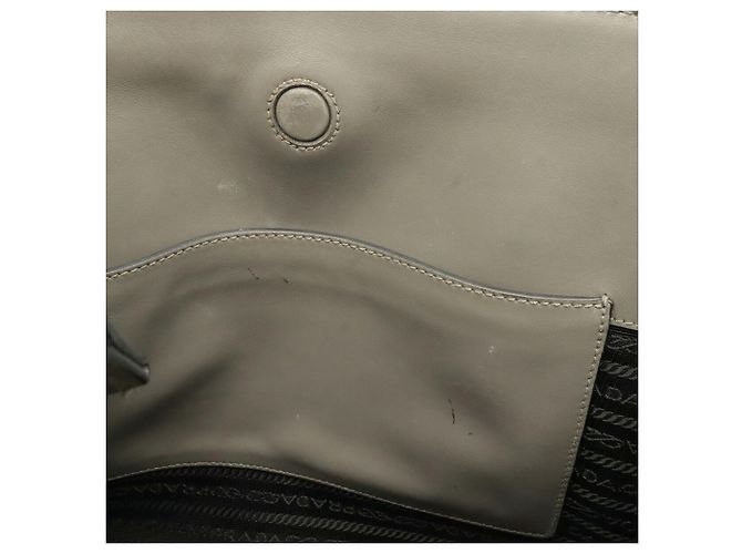 Prada Saffiano Leder Handtasche in Grau Braun - Ansicht 8