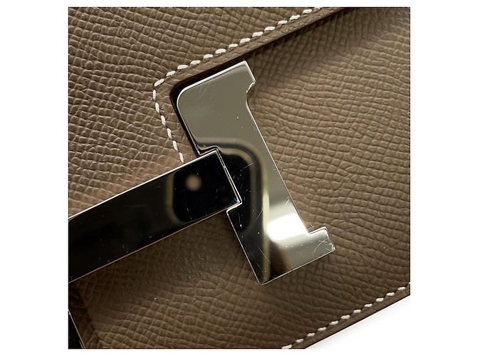 Hermès Bolsa de Ombro Mini Constance Hermes Taupe - vista 13