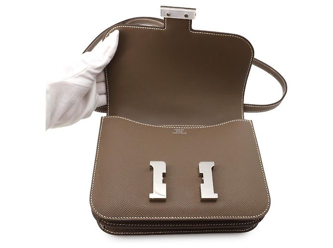 Hermès Bolsa de Ombro Mini Constance Hermes Taupe - vista 6