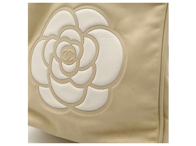 Borsa Tote Chanel Camellia in beige e bianco - vista 9