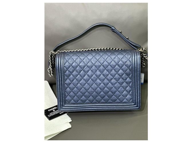 Borsa a tracolla Chanel LeBoy Large Pearl Blue in pelle - vista 2
