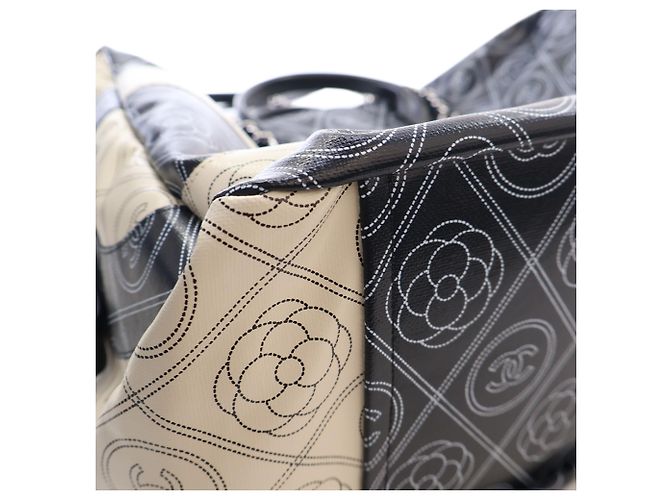 Borsa Bowling Chanel Black Large Coated Canvas Camellia Maxi Logo Nero - vista 13