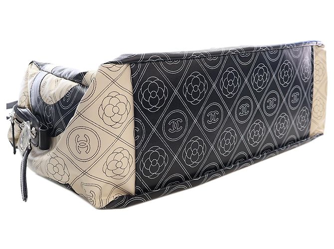 Borsa Bowling Chanel Black Large Coated Canvas Camellia Maxi Logo Nero - vista 5