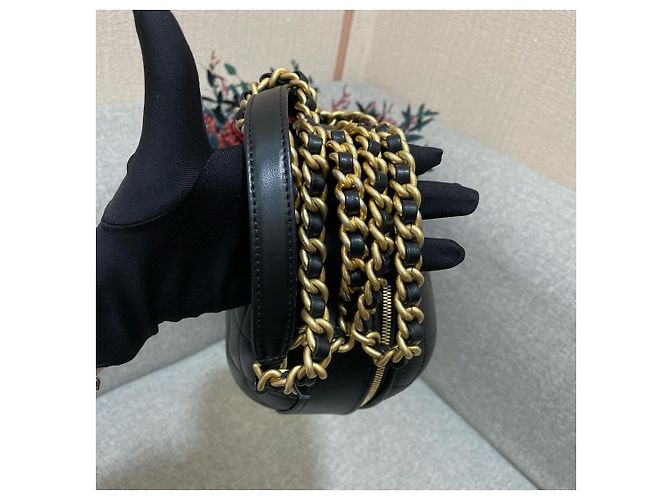Chanel Vanity Case aus schwarzem gestepptem Lammleder mit Kette - Ansicht 6