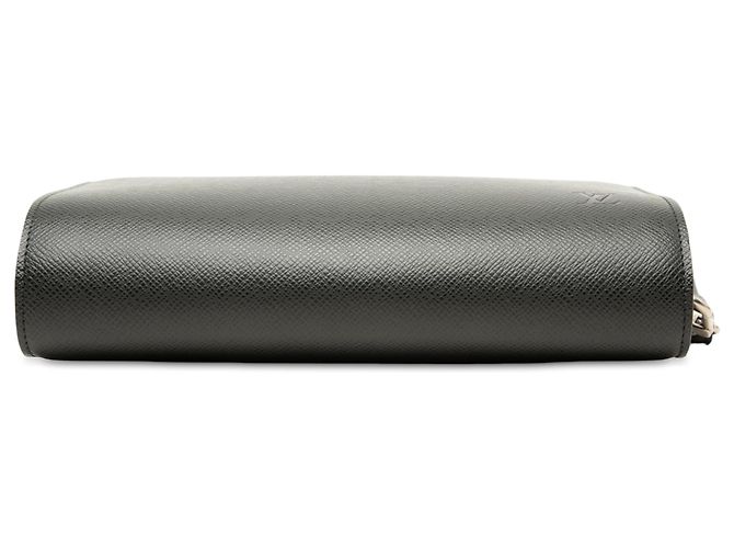 Louis Vuitton Pochette Baikal in pelle Taiga nera Nero - vista 3