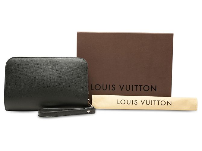 Louis Vuitton Pochette Baikal in pelle Taiga nera Nero - vista 7